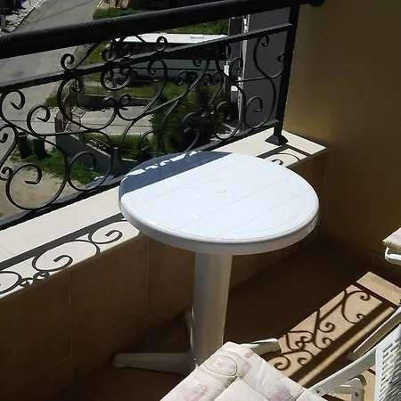 Vp Emilia Romana Apartmán Ravda
